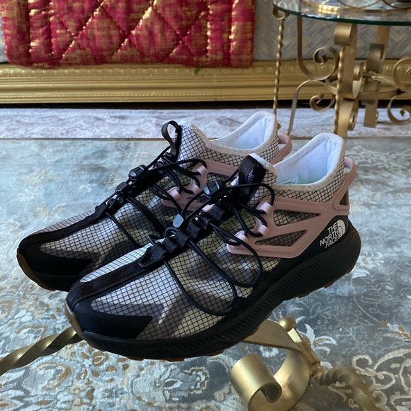 The North Face Women’s Oxeye Tech TNF White/TNF Black shoes - Picture 13 of 17